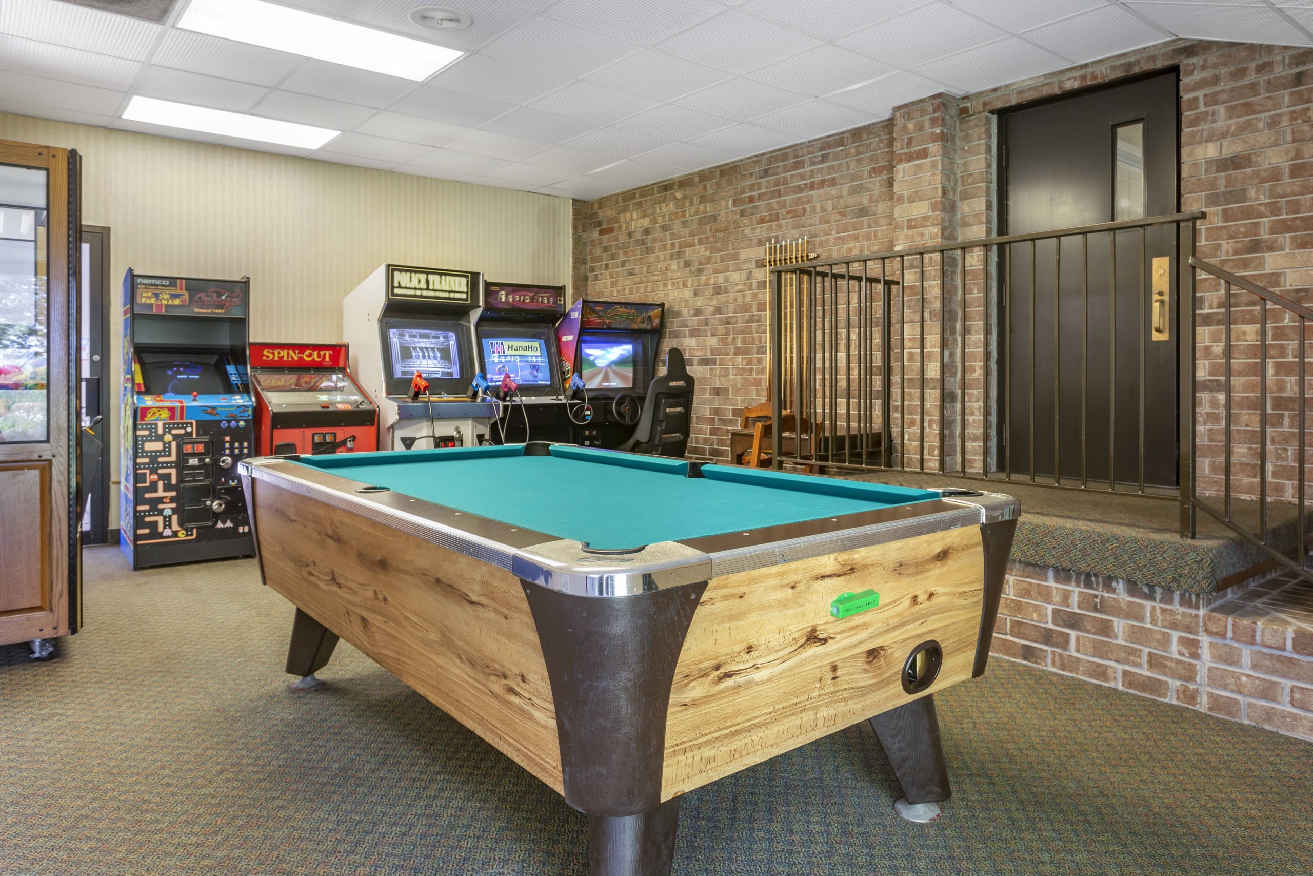 Comfort Inn Thousand Hills Game Room
